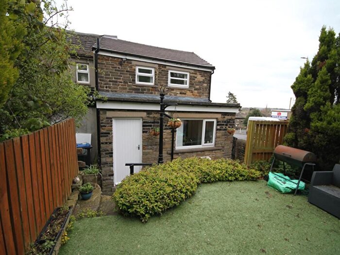 2 Bedroom End Of Terrace House For Sale In Ashwell Road, Heaton, Bradford, BD9