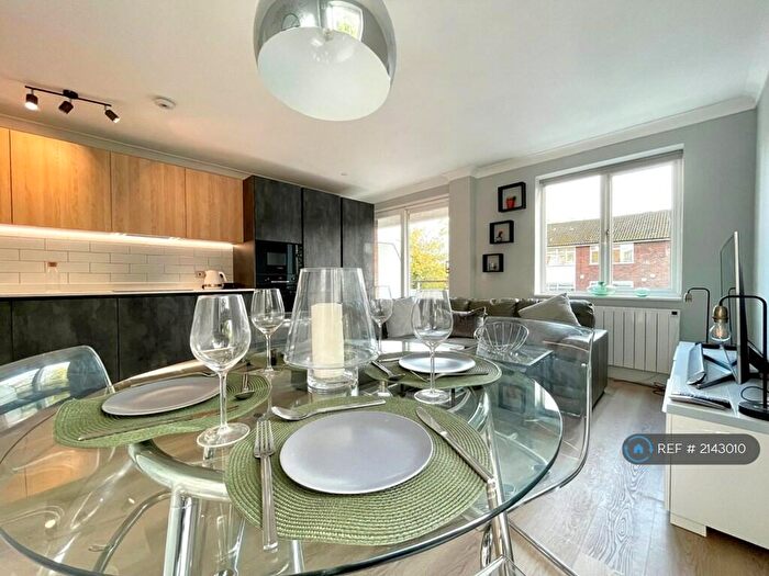 1 Bedroom Flat To Rent In Aran Drive, Stanmore, HA7