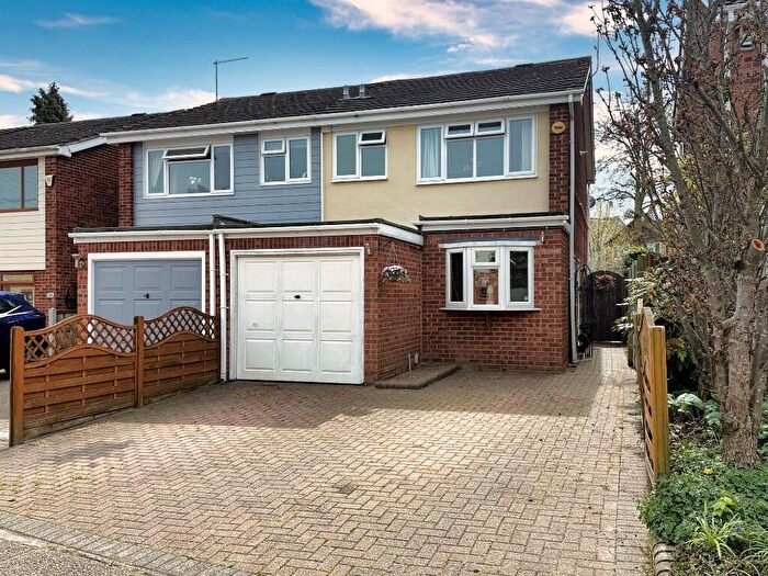3 Bedroom Semi Detached House For Sale In Rayleigh Road, Stanford-Le-Hope, Essex, SS17