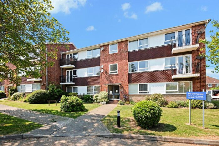 2 Bedroom Apartment For Sale In Maugham Court, Whitstable, CT5