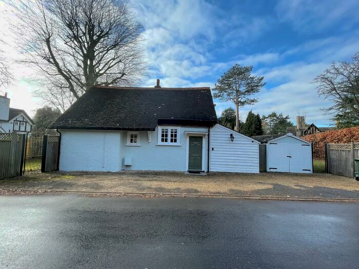 2 Bedroom Cottage To Rent In Boars Hill, Oxfordshire, OX1