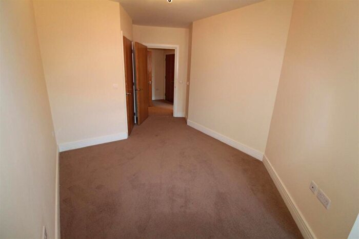 1 Bedroom Flat For Sale In Elliott Court, High Street North, Dunstable, LU6