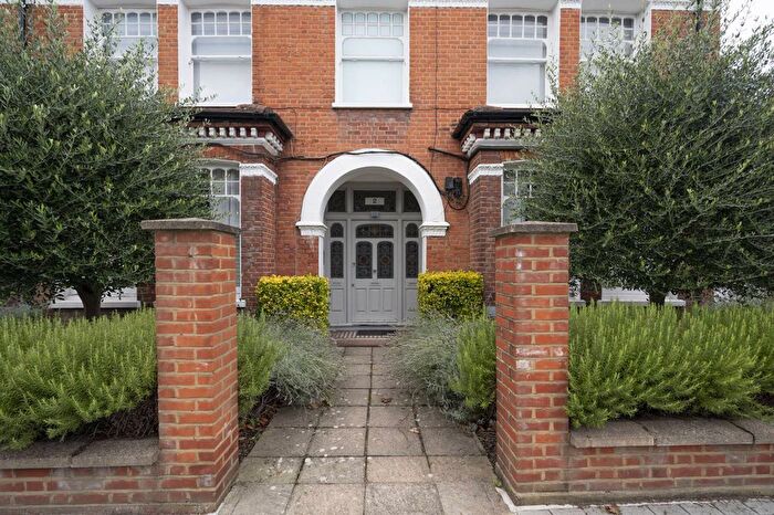 2 Bedroom Flat To Rent In Veronica Road, Balham, London, SW17