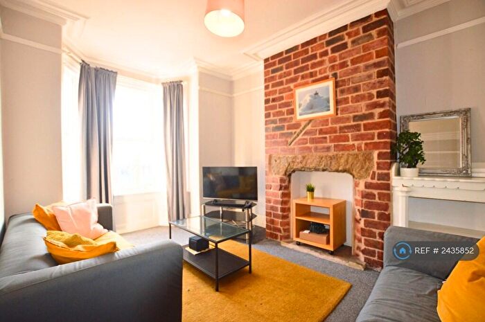 4 Bedroom Terraced House To Rent In Church Street, Kirkstall, Leeds, LS5