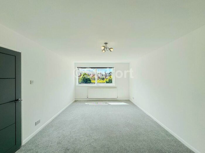 2 Bedroom Apartment To Rent In Stanhope Court, Stanhope Road, N12