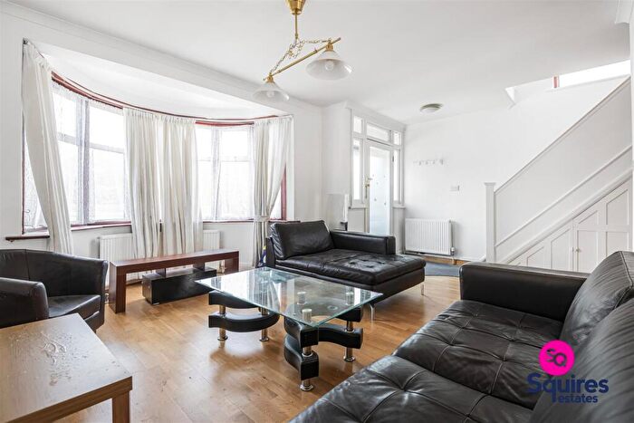 3 Bedroom Semi-Detached House To Rent In Great North Way, Hendon, London, NW4