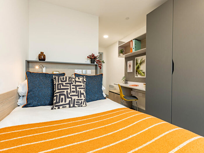 1 Bedroom Apartment To Rent In Lancaster Street, B4