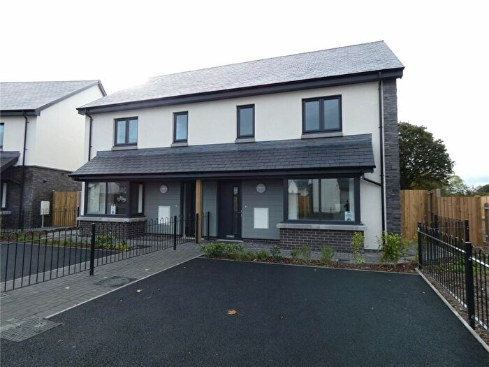 3 Bedroom Semi-Detached House To Rent In Pen Y Ffridd Road, Bangor, LL57