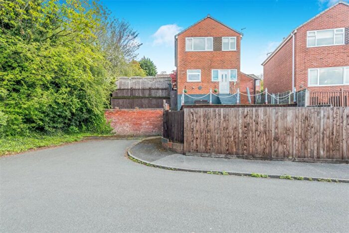 3 Bedroom Detached House For Sale In Wheelwright Close, Leeds, LS12