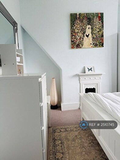 1 Bedroom Flat To Rent In Evell Road, London, KT6