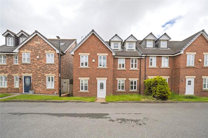 5 Bedroom Semi-Detached House To Rent In Oak Tree Drive, Silksworth, Sunderland, SR3
