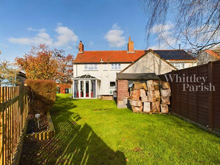 3 Bedroom Semi-Detached House For Sale In Rectory Road, Dickleburgh, IP21