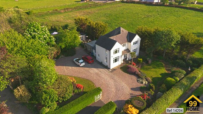 4 Bedroom Detached House For Sale In Bangor Road, Caernarfon, Gwynedd, LL55