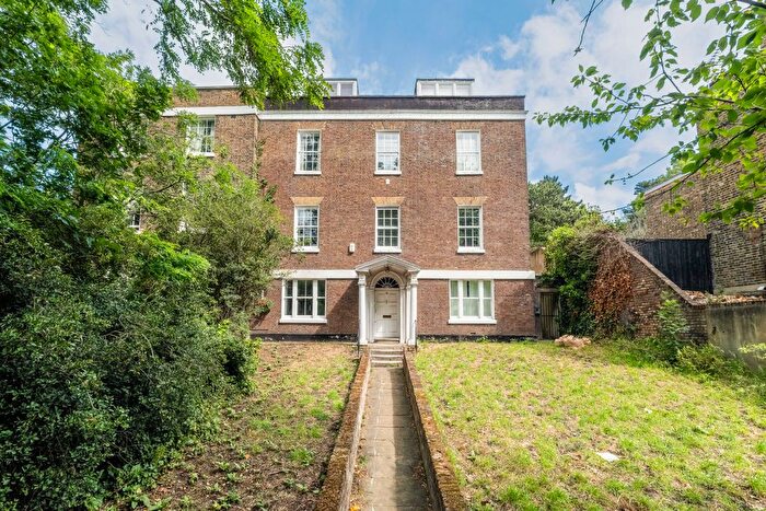 2 Bedroom Flat For Sale In Blackheath Hill, London, SE10