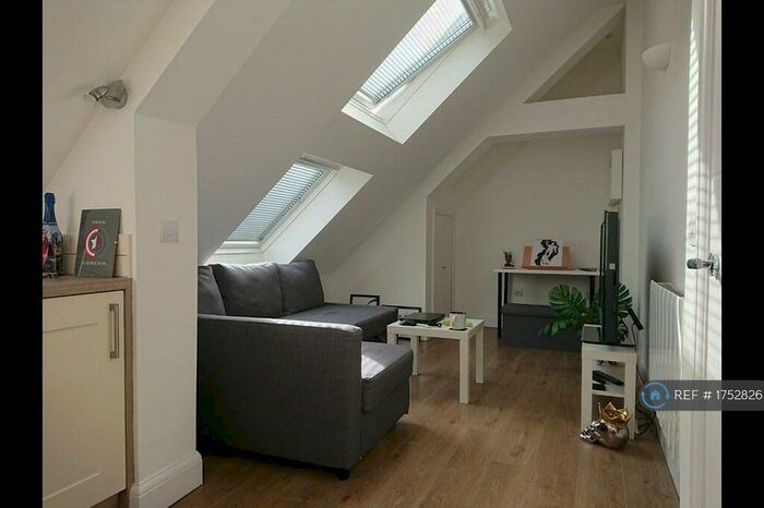 1 Bedroom Flat To Rent In Grayton House, Eastleigh, SO50