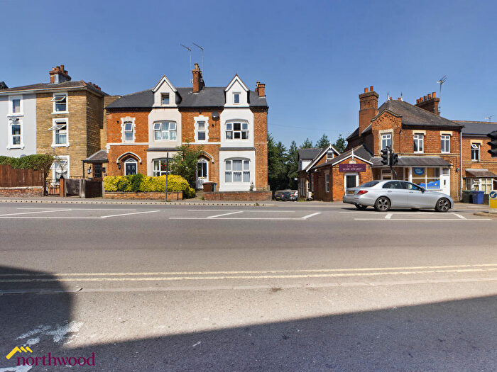 4 Bedroom End Of Terrace House To Rent In Middleton Road, Banbury, OX16