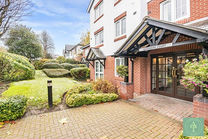 1 Bedroom Flat For Sale In Woodmere Court, Avenue Road, Southgate, N14