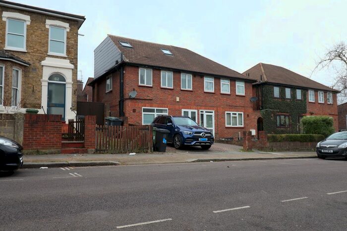 4 Bedroom Semi-Detached House To Rent In Wisteria Road, London, SE13