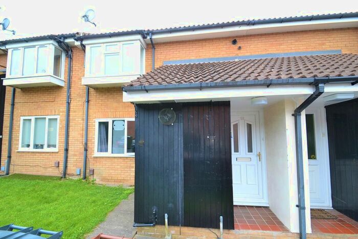 2 Bedroom Maisonette To Rent In Bray Close, Borehamwood, WD6