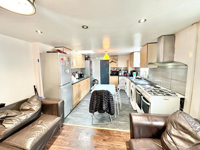 5 Bedroom House To Rent In Hubert Road, Birmingham, B29