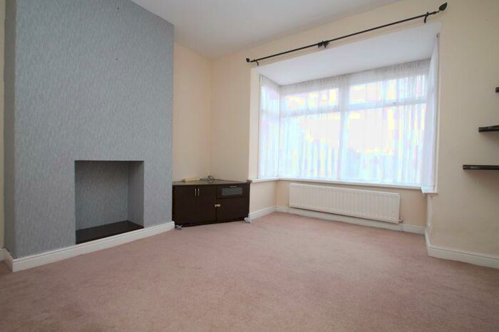 2 Bedroom Flat To Rent In Holm Green, Whitley Bay, NE25