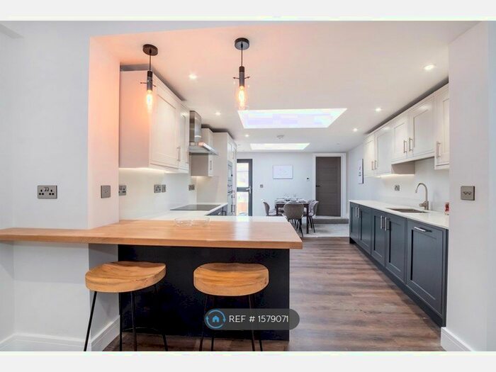 3 Bedroom Flat To Rent In The Old Hotel, York, YO30