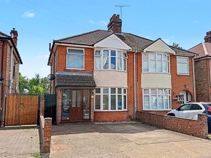 3 Bedroom Semi-Detached House For Sale In Dales View Road, Ipswich, Suffolk, IP1