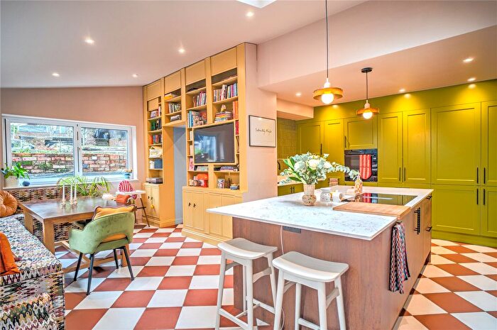 3 Bedroom End Of Terrace House For Sale In Belle Vue Road, Old Town, Swindon, Wiltshire, SN1