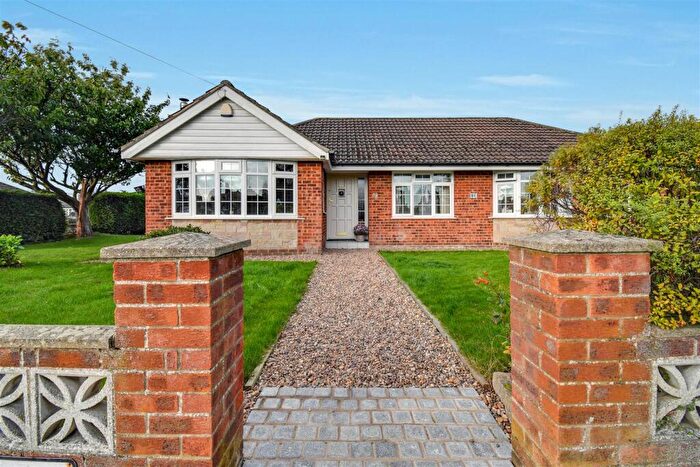 3 Bedroom Bungalow For Sale In Dawlish Road, Scartho, Grimsby, DN33