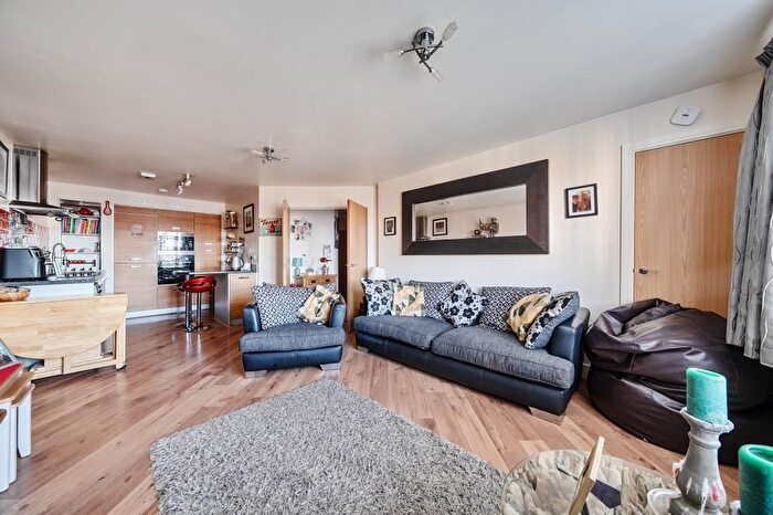 2 Bedroom Flat For Sale In Maidenhead, Berkshire, SL6