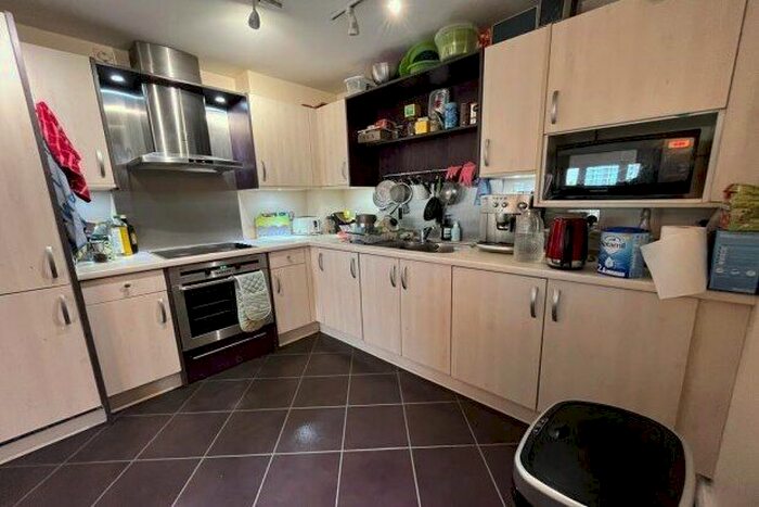 3 Bedroom Flat To Rent In The Mailbox Wharfside Street, Birmingham, B1