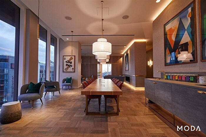 2 Bedroom Apartment To Rent In Rochdale Road, Manchester, Greater Manchester, M4