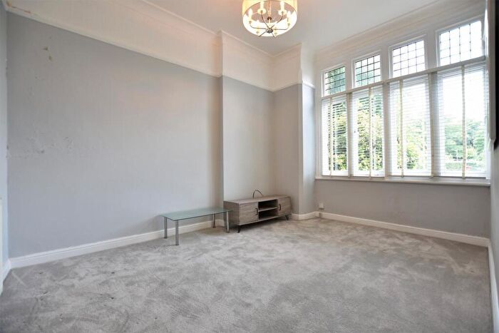 2 Bedroom Flat For Sale In Grove Park Road, Mottingham, SE9