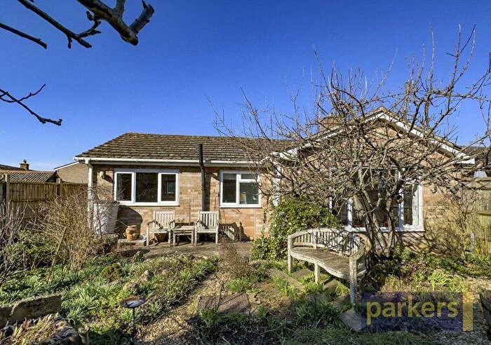 2 Bedroom Bungalow For Sale In Sealham Road, Ducklington, Witney, Oxfordshire, OX29