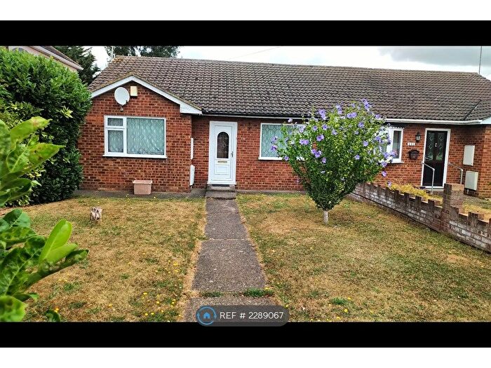 2 Bedroom Bungalow To Rent In Southend Road, Wickford, SS11