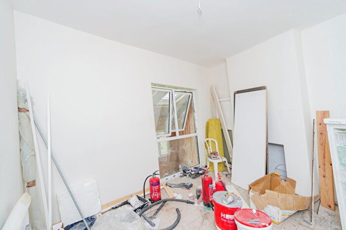 3 Bedroom Terraced House For Sale In Plum Lane, London, SE18