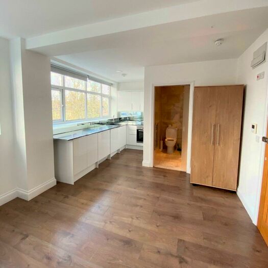 Studio To Rent In Vale Road, Haringey, N4