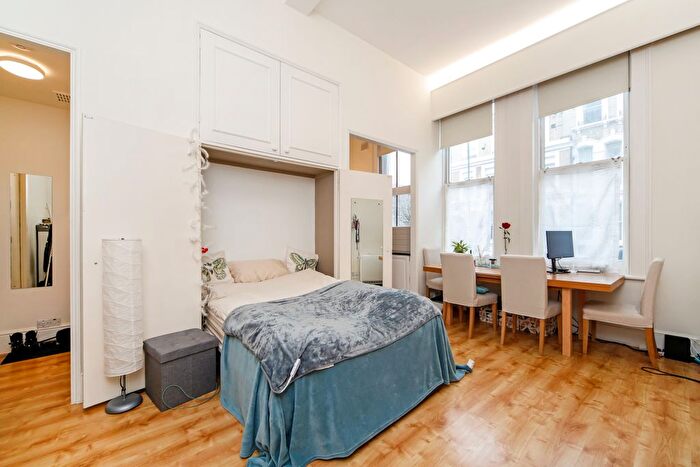 Studio To Rent In Redcliffe Square, Earls Court, London, SW10