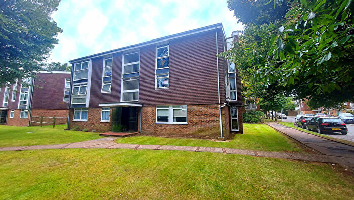2 Bedroom Apartment To Rent In Dorchester Gardens, Worthing, BN11