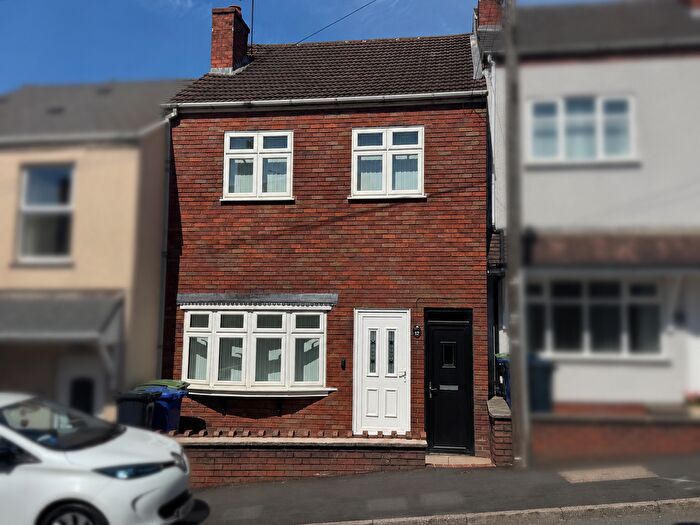 3 Bedroom Terraced House To Rent In Temple Street, Dudley, West Midlands, DY3