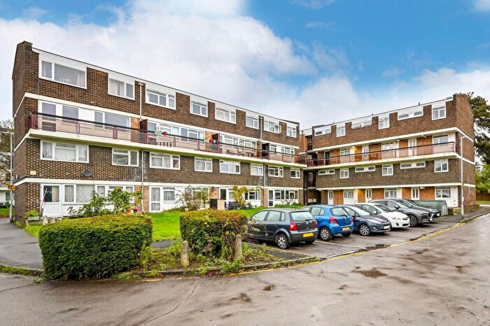 3 Bedroom Flat To Rent In Gloucester Road, Kingston, Kingston Upon Thames, KT1
