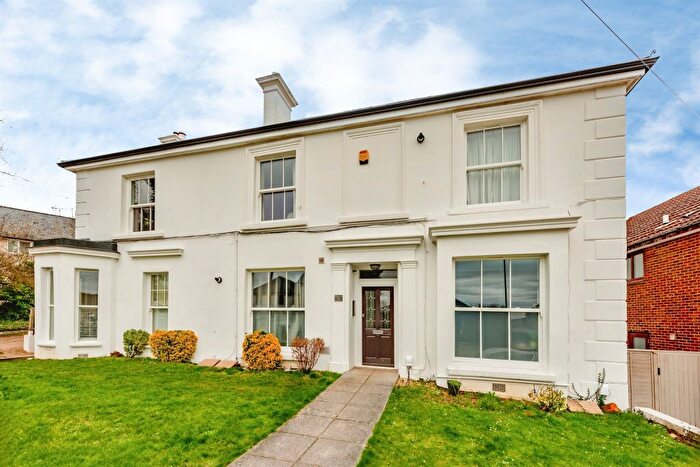 1 Bedroom Flat For Sale In Woodlands Road, Redhill, RH1