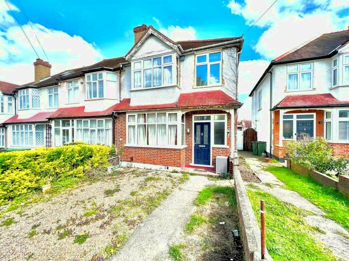 3 Bedroom Terraced House To Rent In Stoneleigh Avenue, Worcester Park, KT4