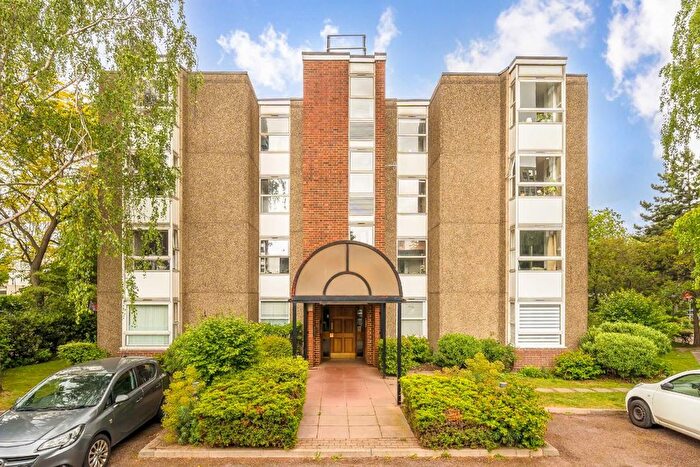 2 Bedroom Flat To Rent In Sullivan Close, Battersea, SW11