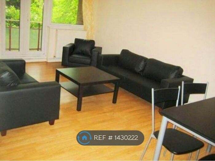 3 Bedroom Flat To Rent In St. Peters Court, London, SE4