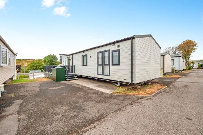 2 Bedroom Mobile/park Home For Sale In Bowleaze Coveway, Weymouth, DT3
