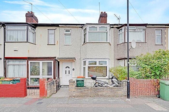 4 Bedroom Terraced House For Sale In Gresham Road, London, E16