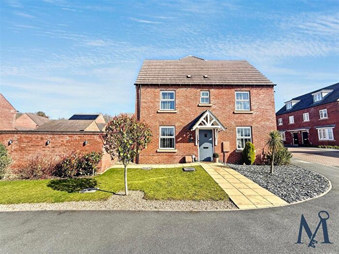 3 Bedroom Semi Detached House For Sale In Bluebell Way, Coalville, LE67