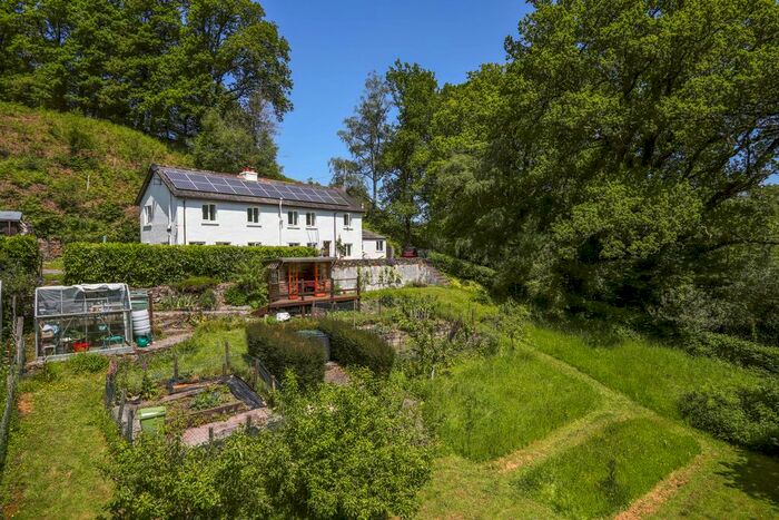 4 Bedroom Detached House For Sale In Bovey Tracey, Newton Abbot, TQ13