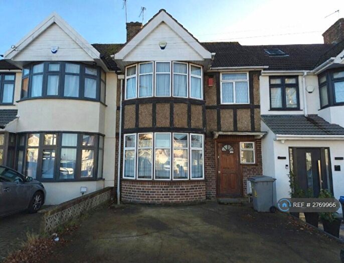 4 Bedroom Terraced House To Rent In Princes Avenue, London, NW9